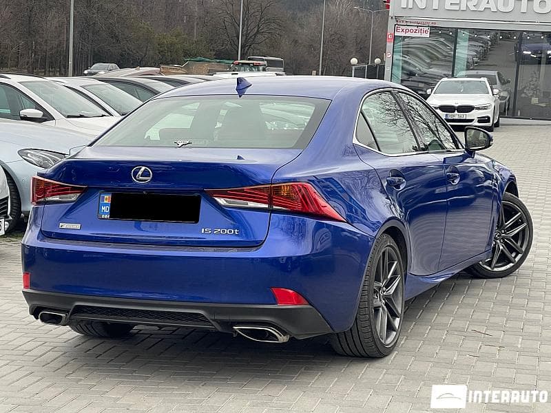 2016 Lexus IS 200t — Miniatură 4