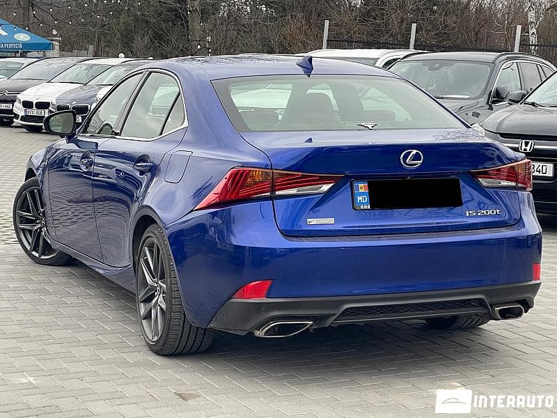 2016 Lexus IS 200t — Miniatură 2