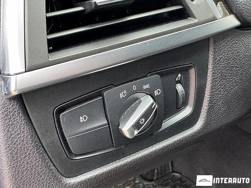 2016 BMW 330 — Miniatură 15