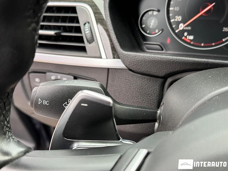 2016 BMW 330 — Miniatură 9