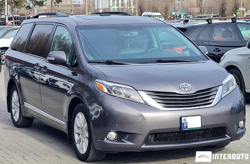 2017 Toyota Sienna — Miniatură 3