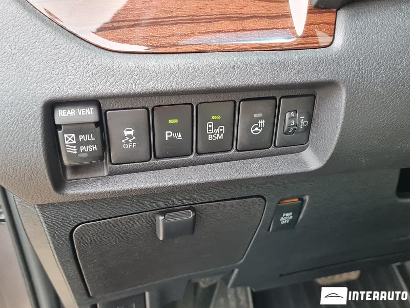 2017 Toyota Sienna — Miniatură 24