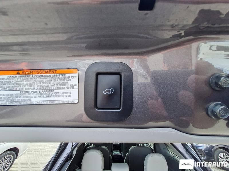 2017 Toyota Sienna — Miniatură 21