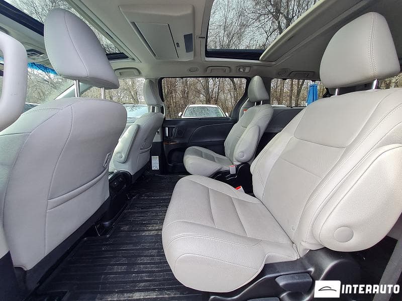 2017 Toyota Sienna — Miniatură 9