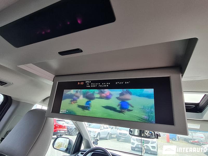 2017 Toyota Sienna — Miniatură 18