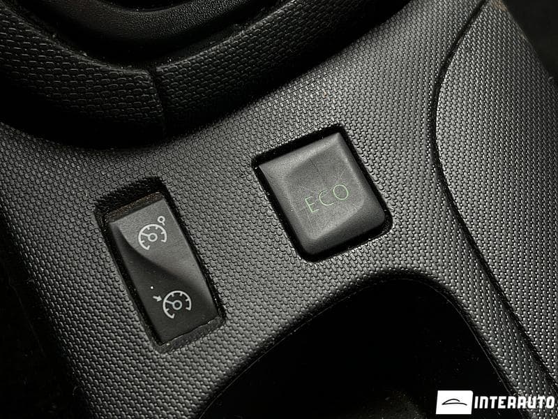 2014 Renault Clio — Miniatură 15