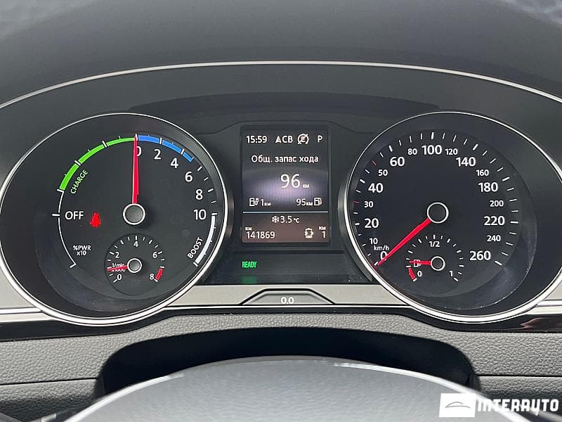 2016 Volkswagen Passat GTE — Miniatură 8