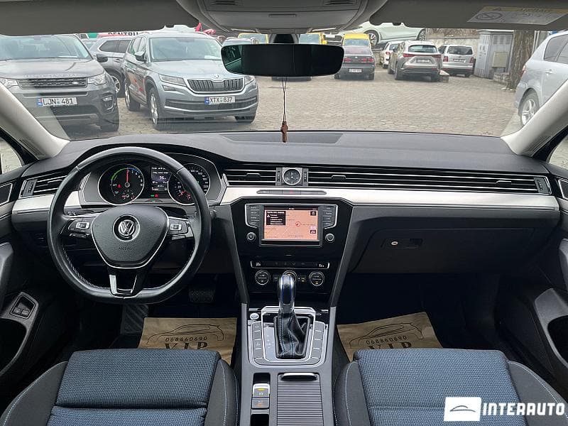 2016 Volkswagen Passat GTE — Miniatură 7