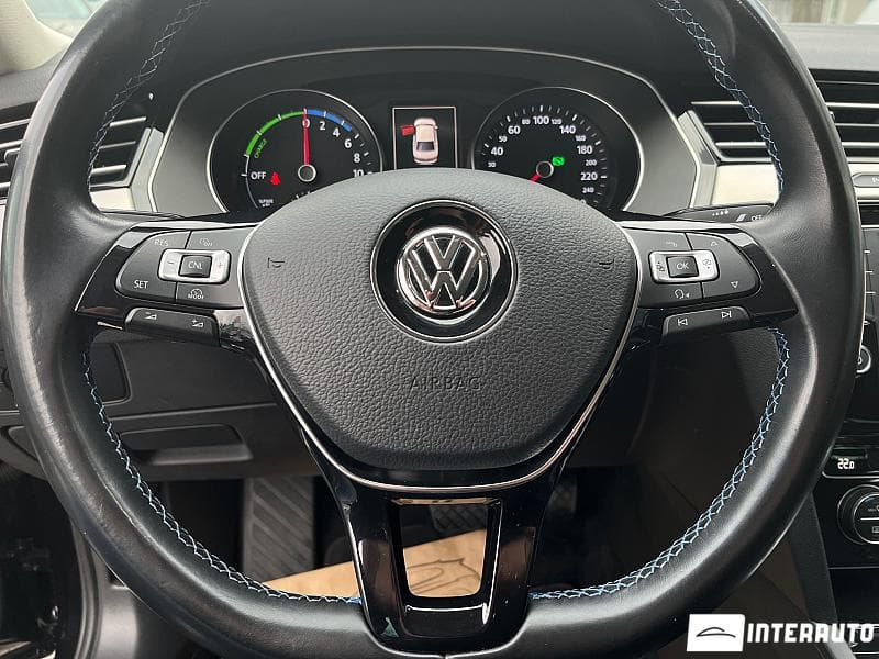 2016 Volkswagen Passat GTE — Miniatură 9