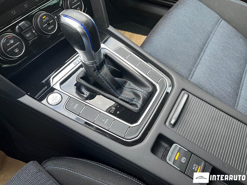 2016 Volkswagen Passat GTE — Miniatură 12