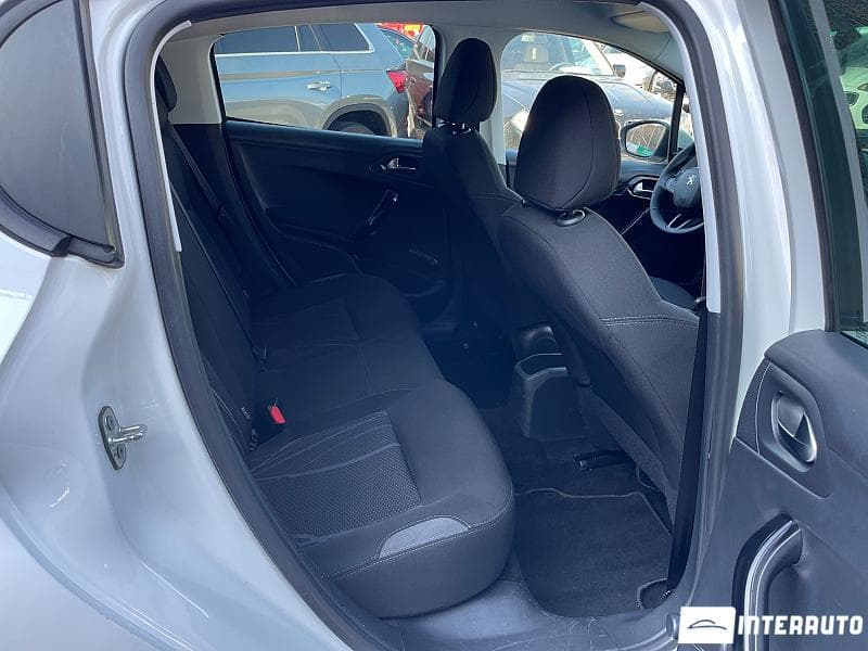 2015 Peugeot 208 — Miniatură 17