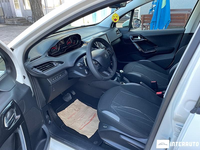 2015 Peugeot 208 — Miniatură 5