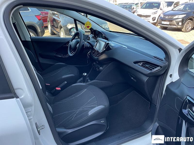 2015 Peugeot 208 — Miniatură 16