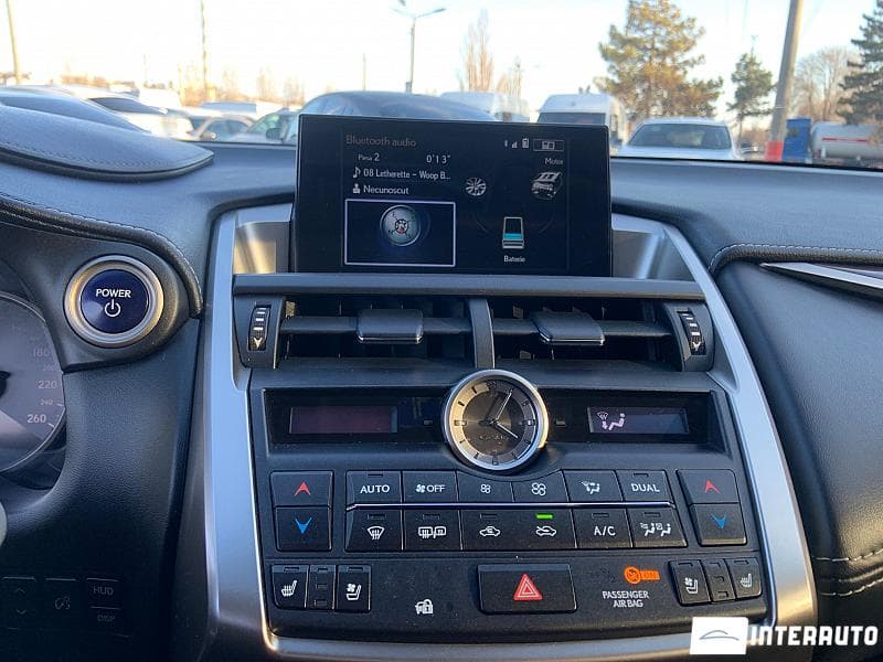 2015 Lexus NX 300H — Miniatură 14