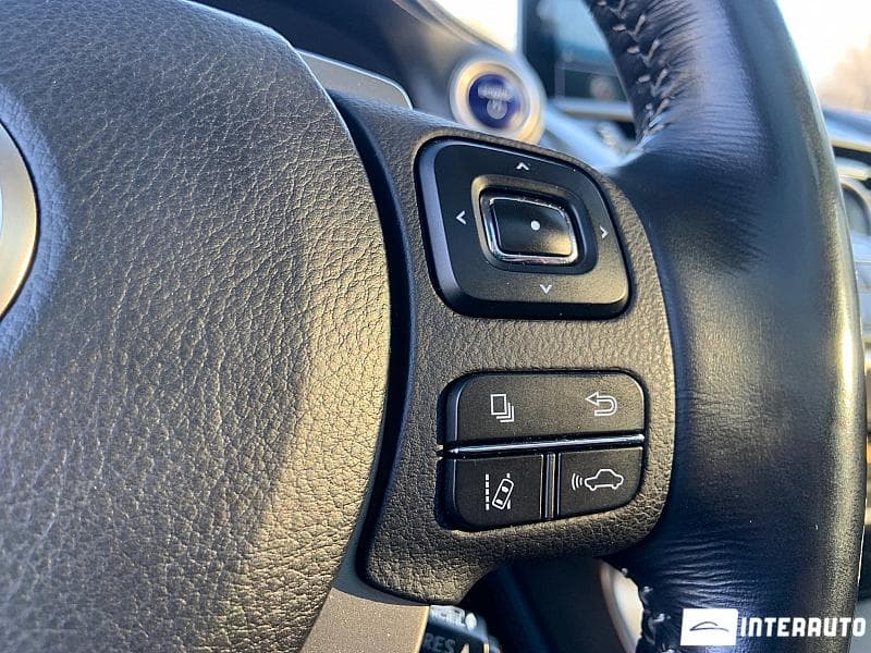 2015 Lexus NX 300H — Miniatură 10