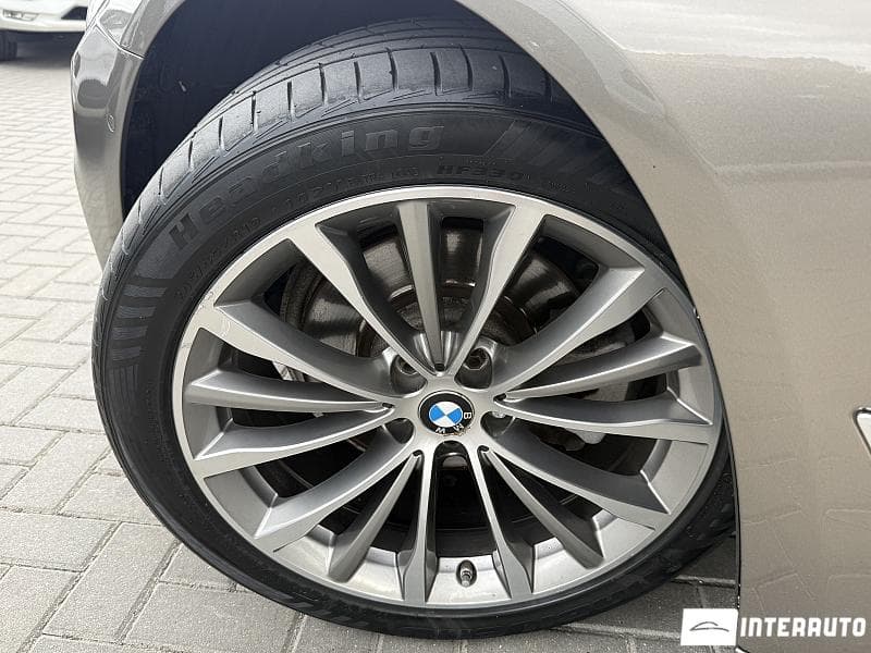 BMW 520 2017 — Миниатюра 17