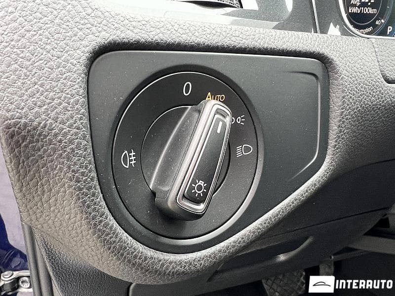 Volkswagen e-Golf 2020 — Миниатюра 15