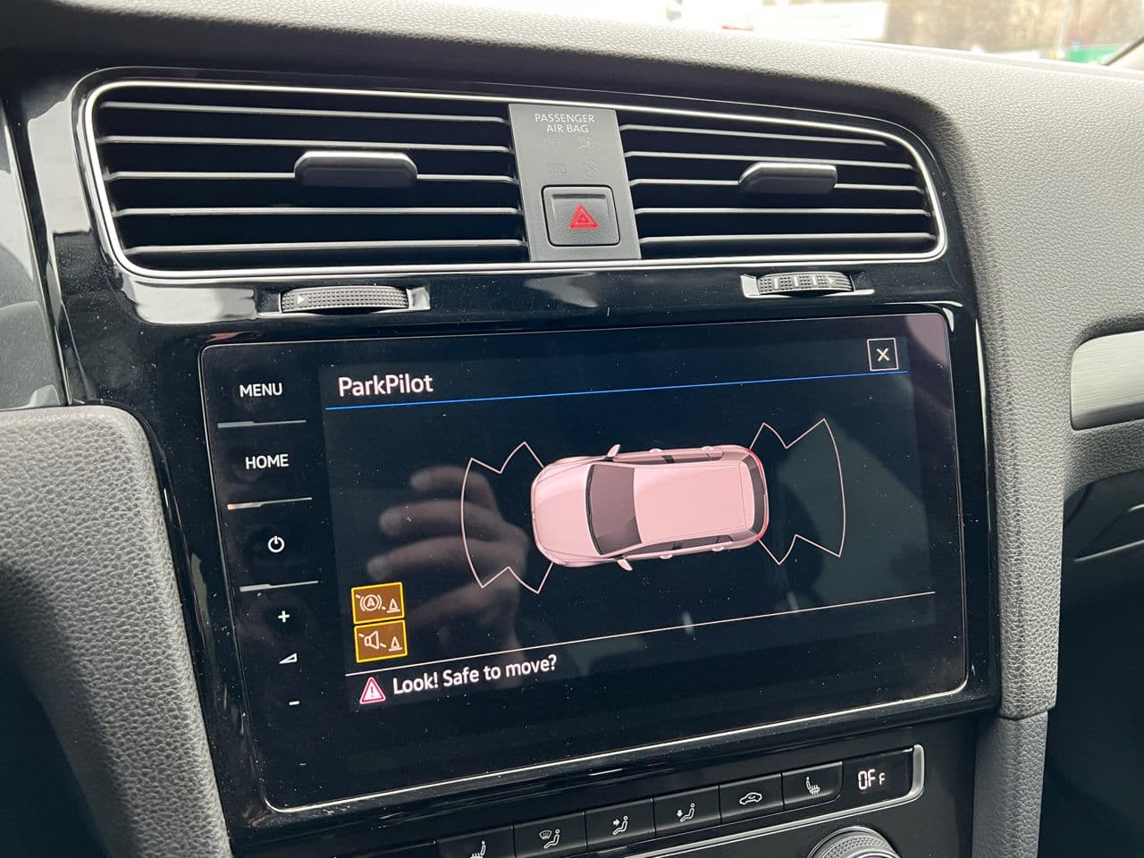 Volkswagen e-Golf 2020 — Миниатюра 12