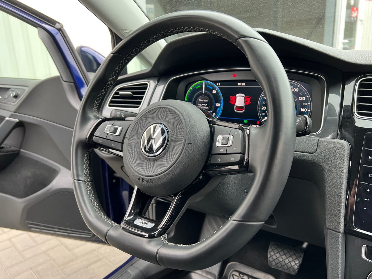 Volkswagen e-Golf 2020 — Миниатюра 7