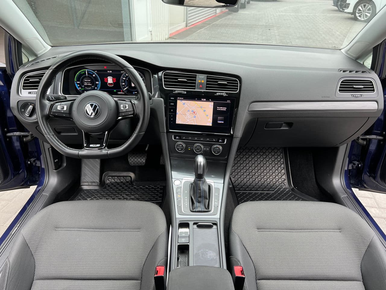 Volkswagen e-Golf 2020 — Миниатюра 6