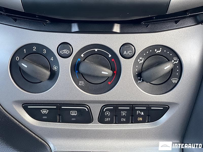 2013 Ford Focus — Miniatură 13