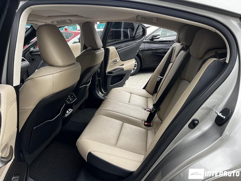 2021 Lexus ES 300h — Miniatură 17