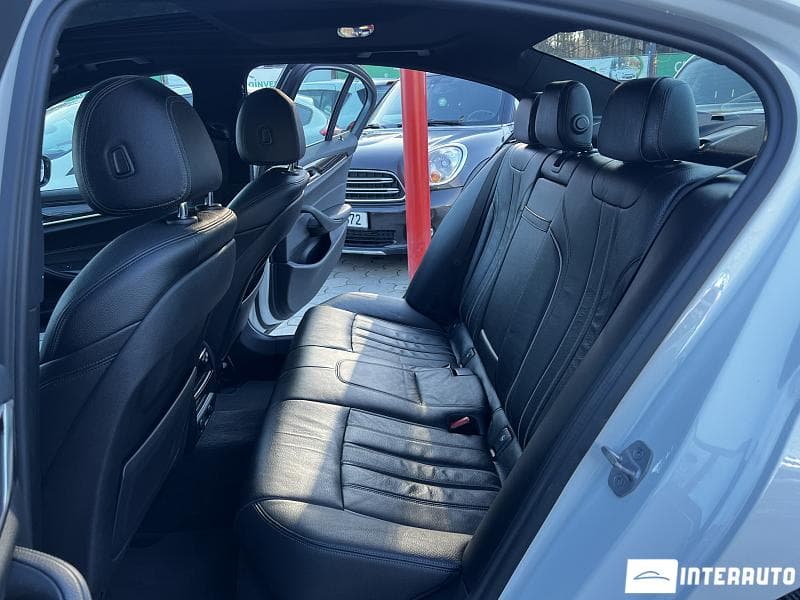 2017 BMW 530 — Miniatură 19