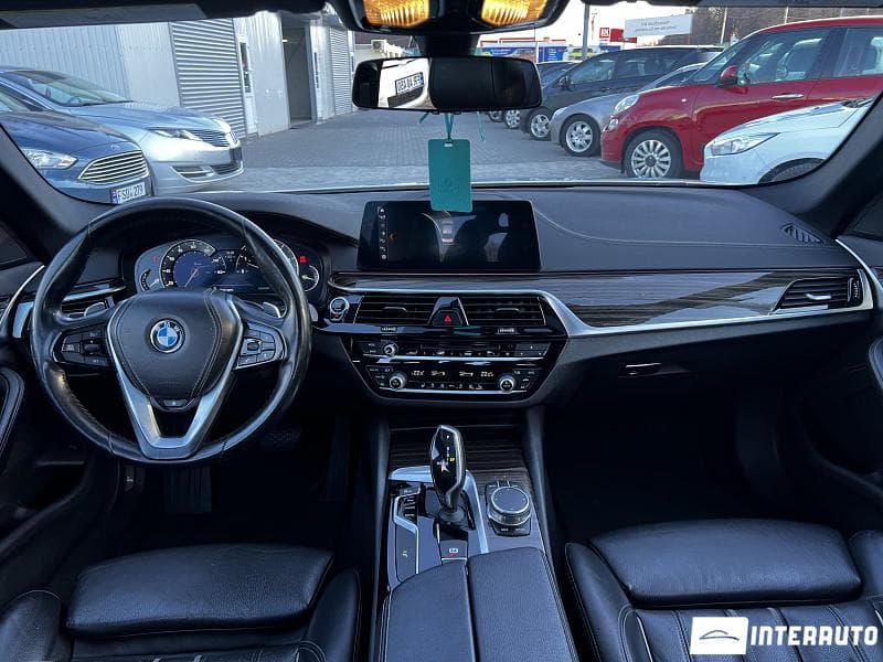 2017 BMW 530 — Miniatură 15