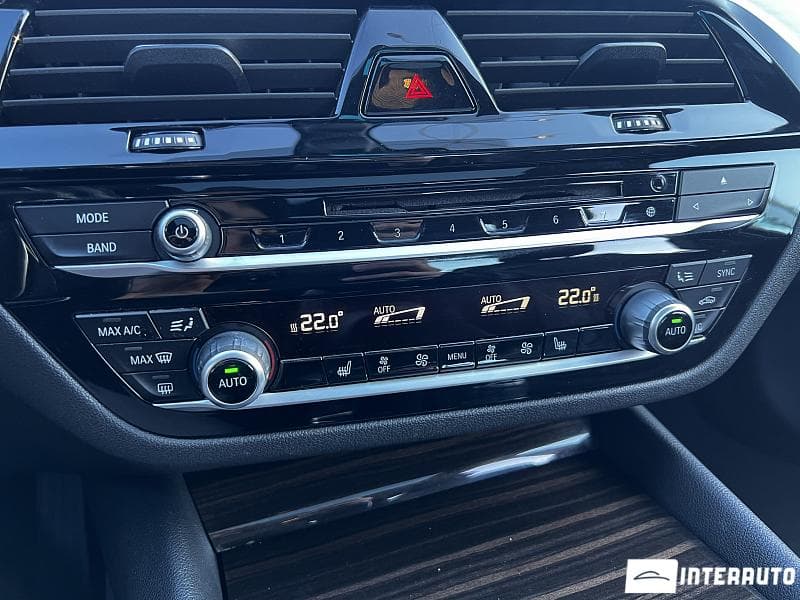 2017 BMW 530 — Miniatură 10