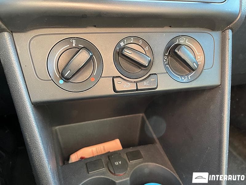 2012 Volkswagen Polo — Miniatură 9