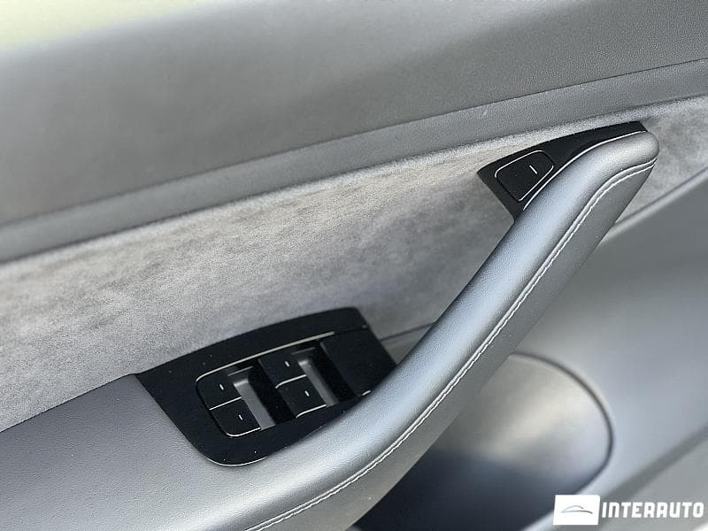Tesla Model 3 2019 — Миниатюра 17