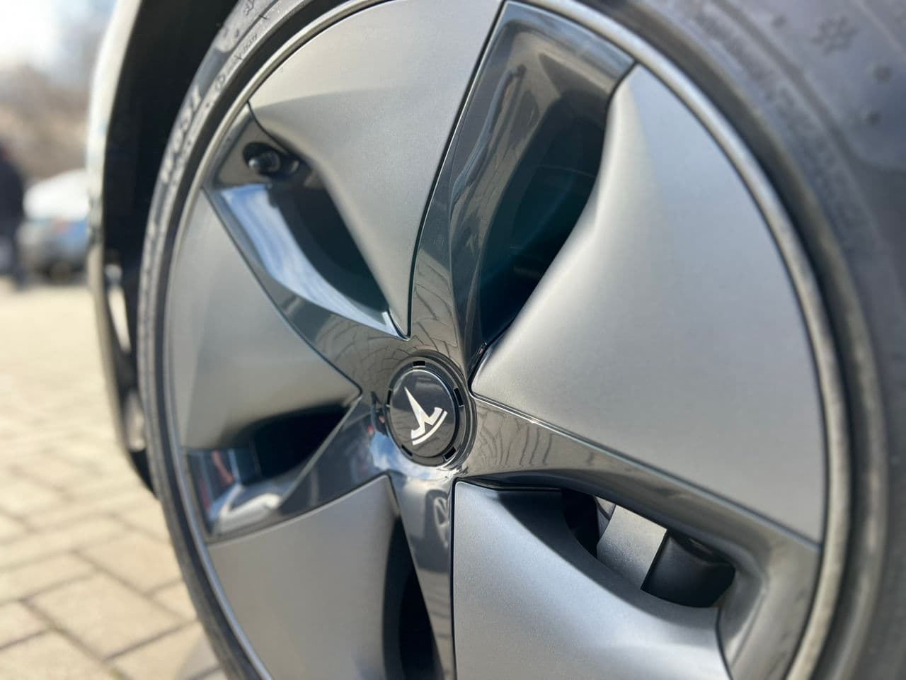 Tesla Model 3 2019 — Миниатюра 18