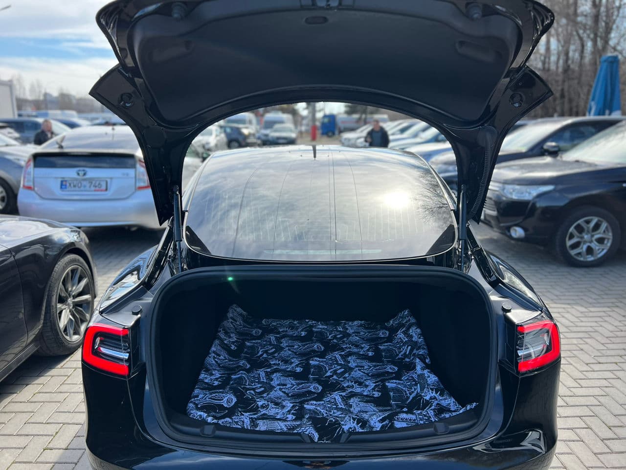 Tesla Model 3 2019 — Миниатюра 9