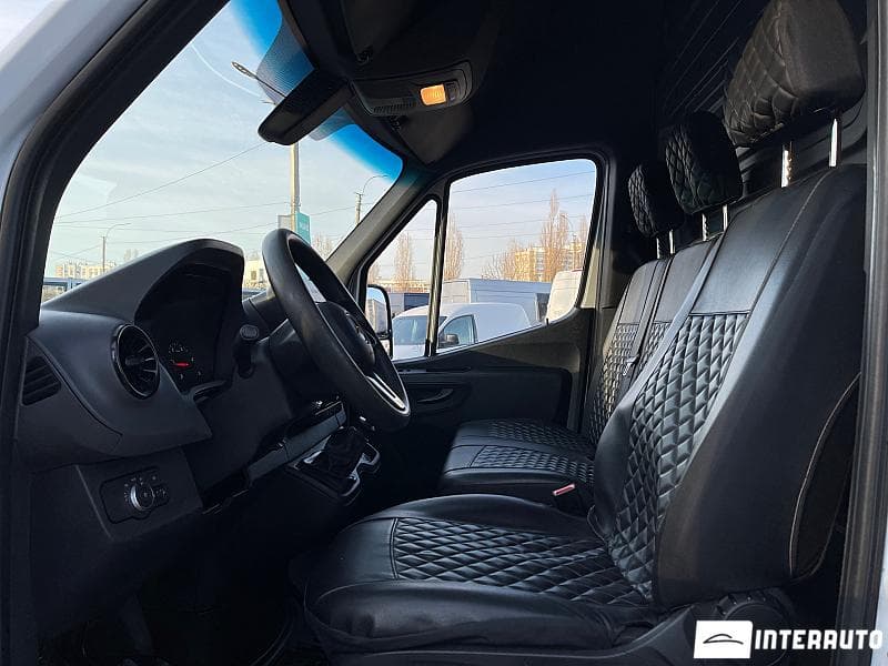 2018 Mercedes Sprinter — Miniatură 8
