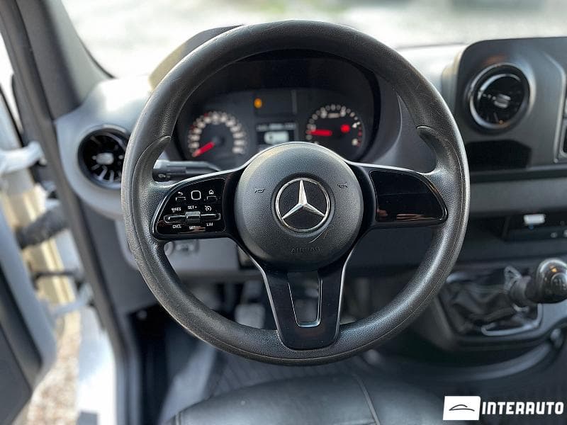 2018 Mercedes Sprinter — Miniatură 9
