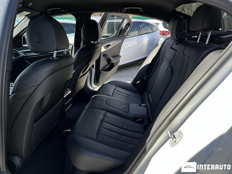 2019 BMW 530e — Miniatură 16