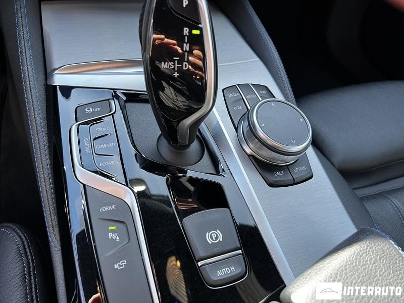 2019 BMW 530e — Miniatură 12