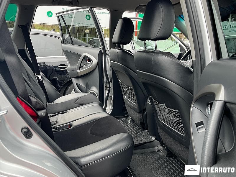 2011 Toyota Rav-4 — Miniatură 21