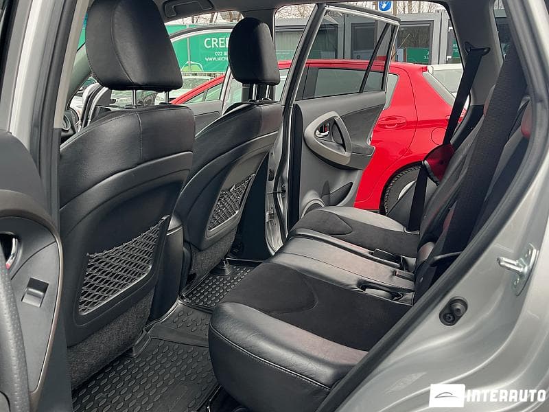 2011 Toyota Rav-4 — Miniatură 22