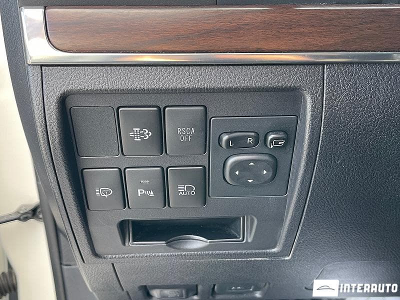 2016 Toyota Land Cruiser — Miniatură 6