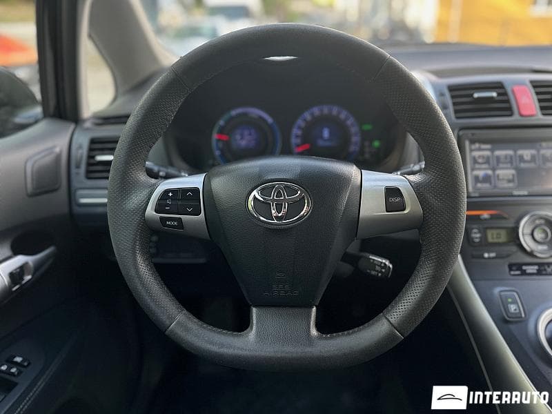 2011 Toyota Auris — Miniatură 9