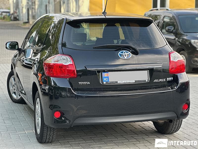 2011 Toyota Auris — Miniatură 4