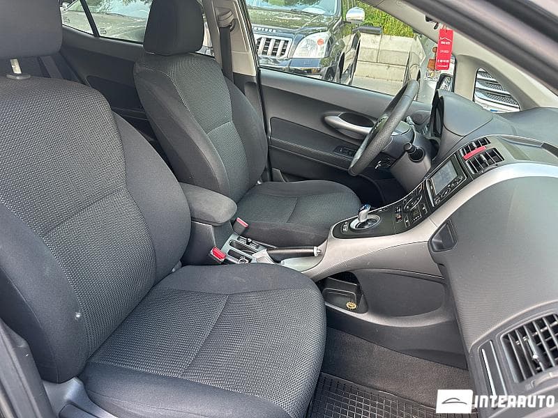 2011 Toyota Auris — Miniatură 16