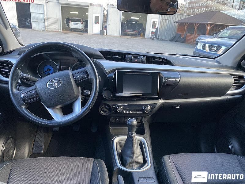 2018 Toyota Hilux — Miniatură 7