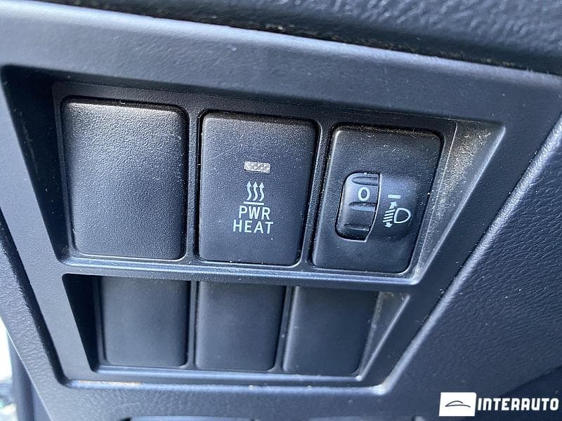 2018 Toyota Hilux — Miniatură 10