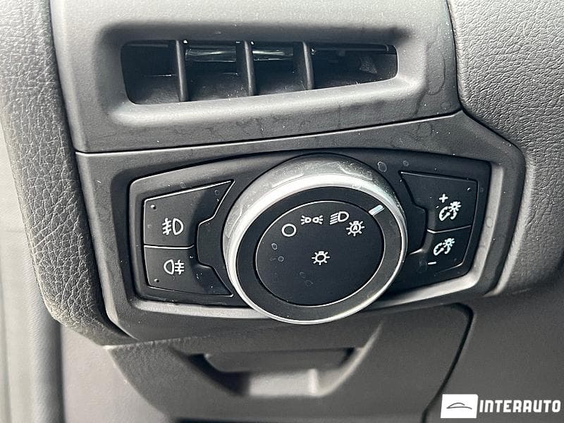 2016 Ford Focus — Miniatură 18