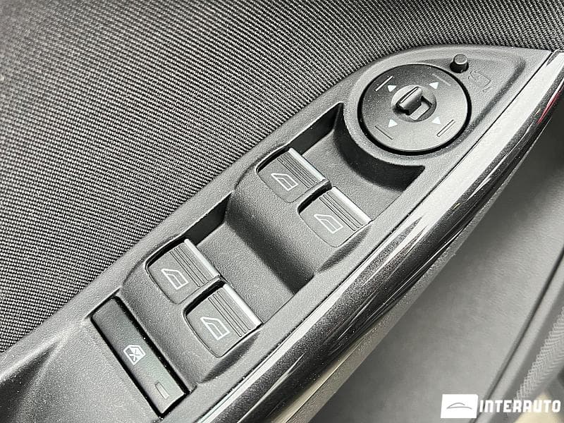 2016 Ford Focus — Miniatură 17