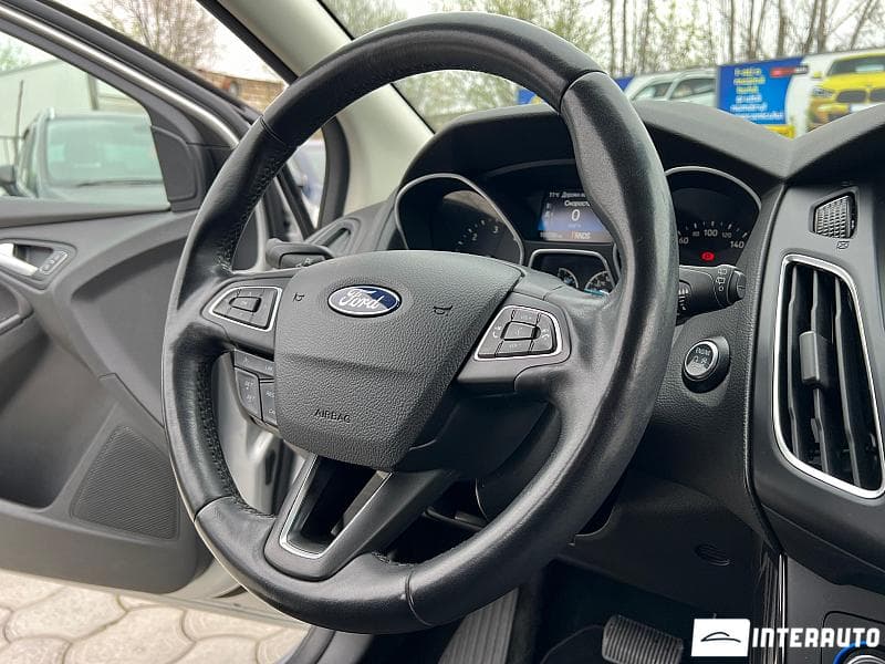 2017 Ford Focus — Miniatură 7