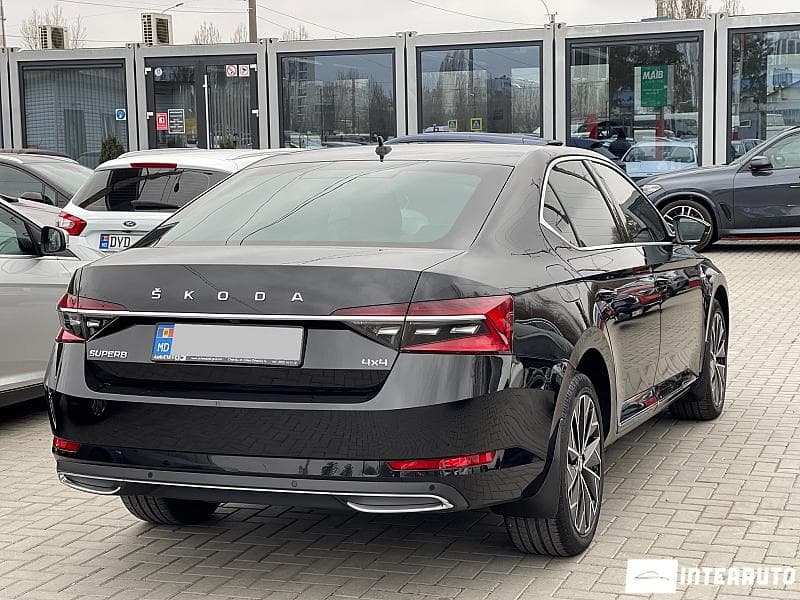 2019 Skoda Superb — Miniatură 3