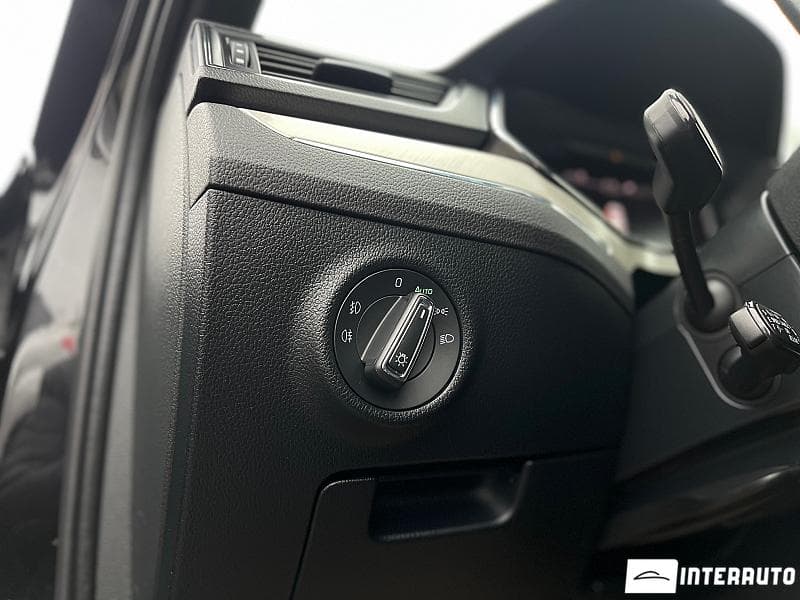 2019 Skoda Superb — Miniatură 11